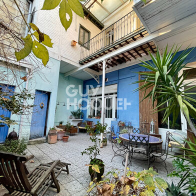 Maison 10 pièces 966000 €