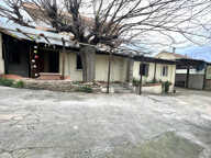 MAISON A RENOVER DE 200m2 AVEC DEPENDANCE DE 100m2 — photo 2