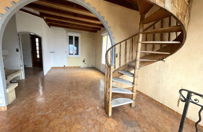 MAISON A RENOVER DE 200m2 AVEC DEPENDANCE DE 100m2 — photo 5