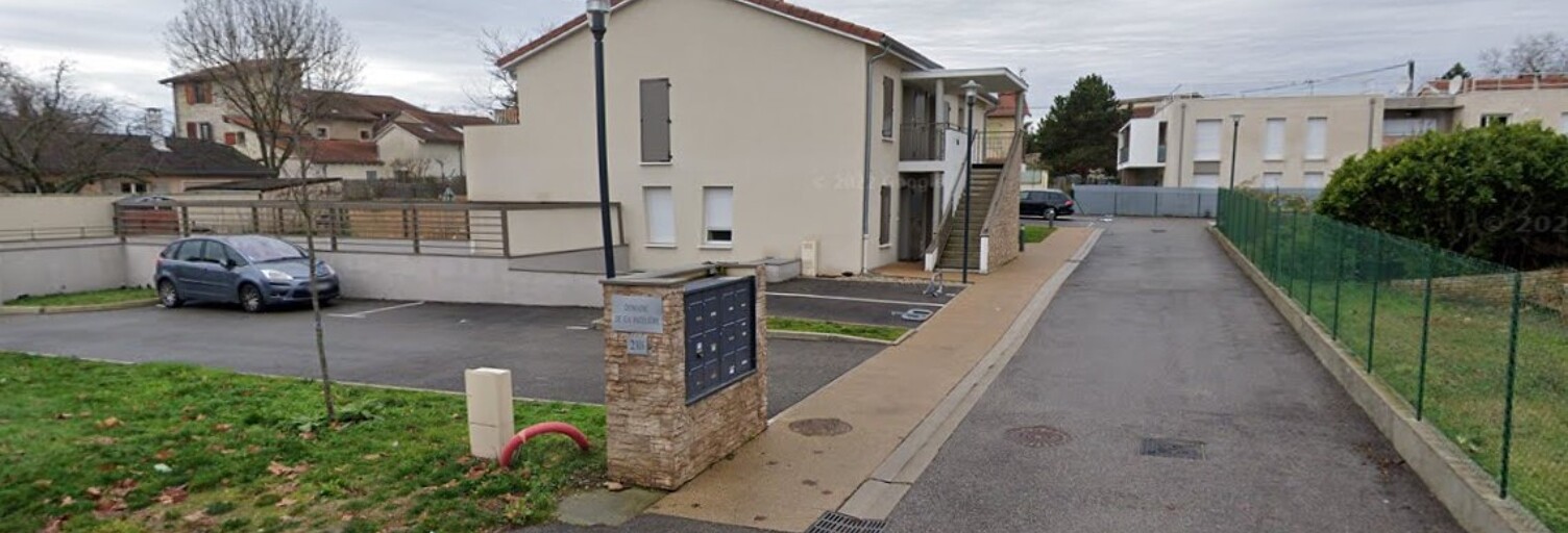 Garage   m² à louer à Craponne (69290)