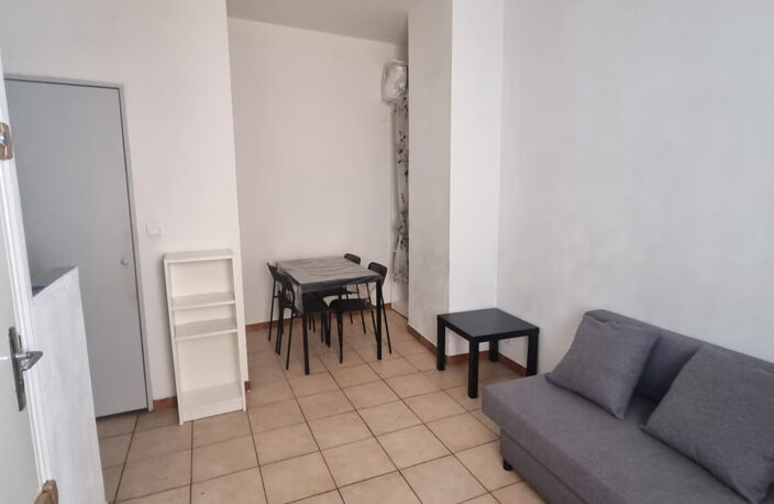 Studio 13002 Panier place de Lenche loué — photo 3