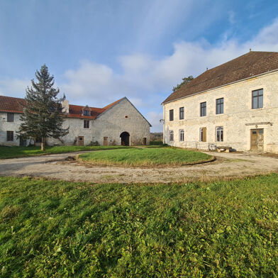 Maison 23 pièces 649000 €