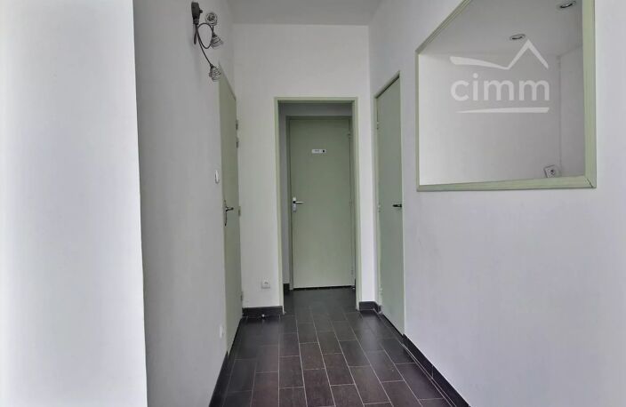 Local commercial — photo 3