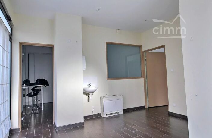 Local commercial — photo 5