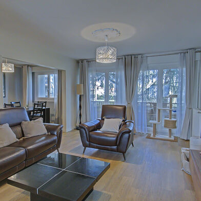 Appartement 4 pièces 220000 €