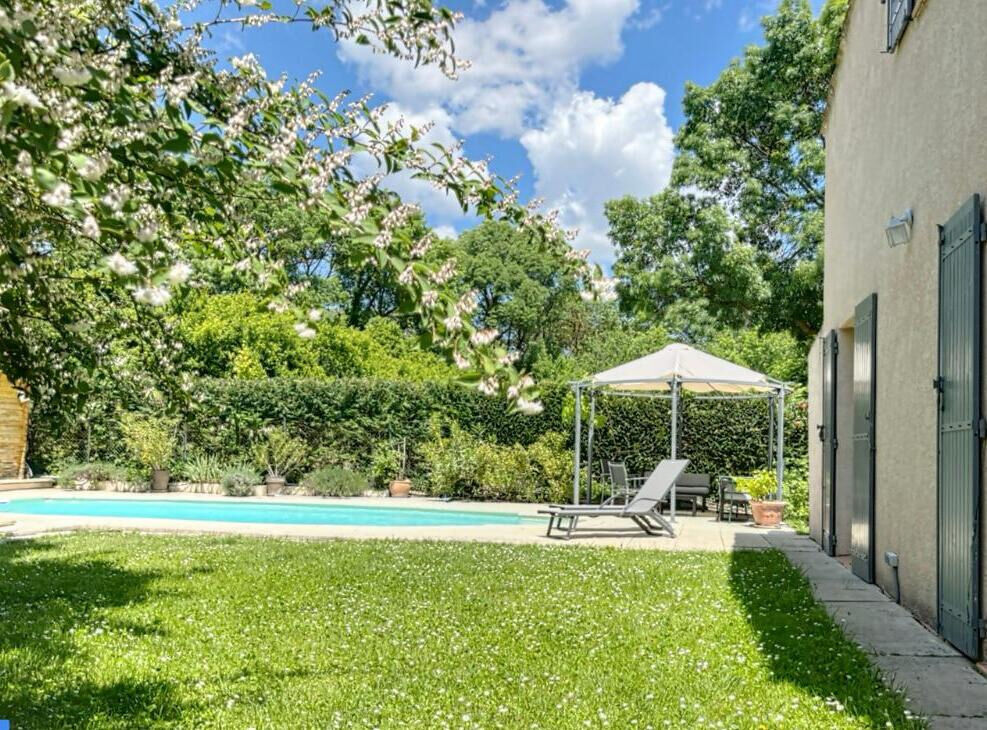 Villa / Maison  T10 à vendre Puyricard 13540