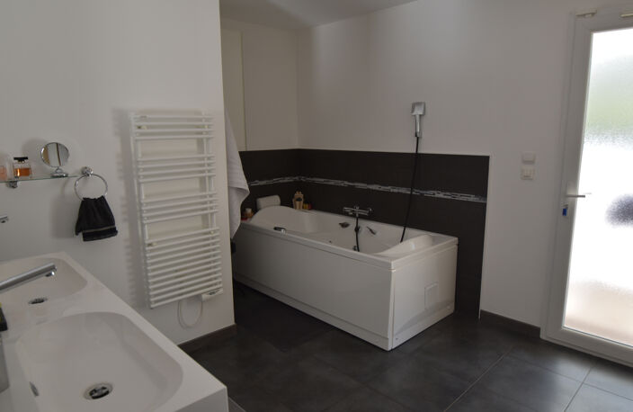 Vente maison contemporaine T6 avec 4300 m2 de terrain à Simi — photo 4