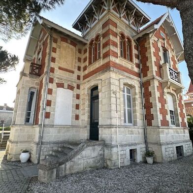 Maison 8 pièces 988400 €