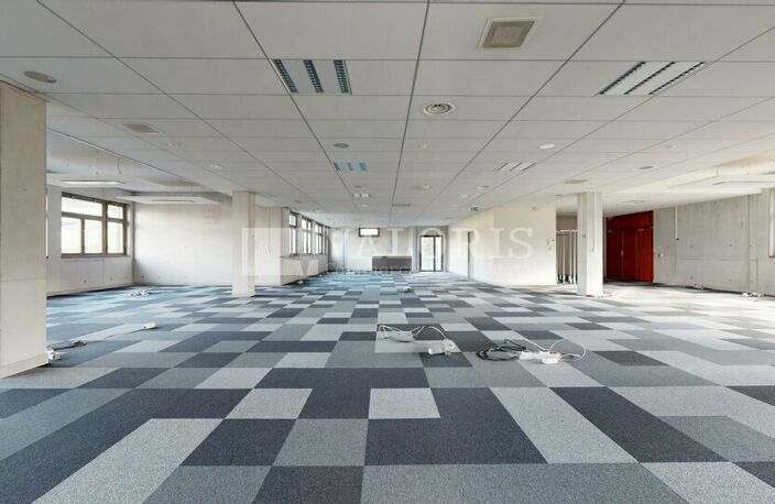 BUREAUX à LOUER — photo 4
