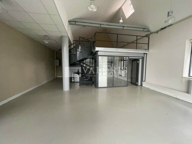BUREAUX à LOUER — photo 1