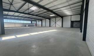 Commerce  1640 m² à louer à Parçay-Meslay (37210)
