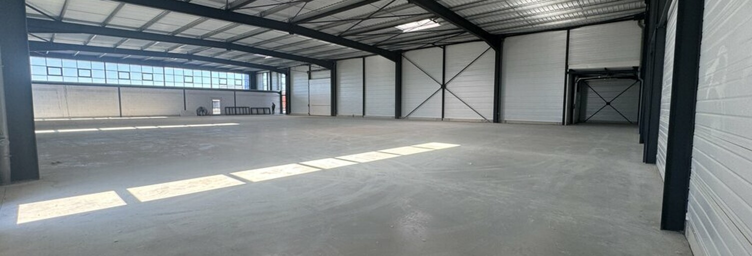Commerce  1640 m² à louer à Parçay-Meslay (37210)