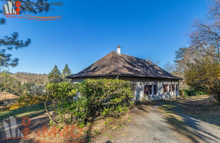 Villa — photo 2