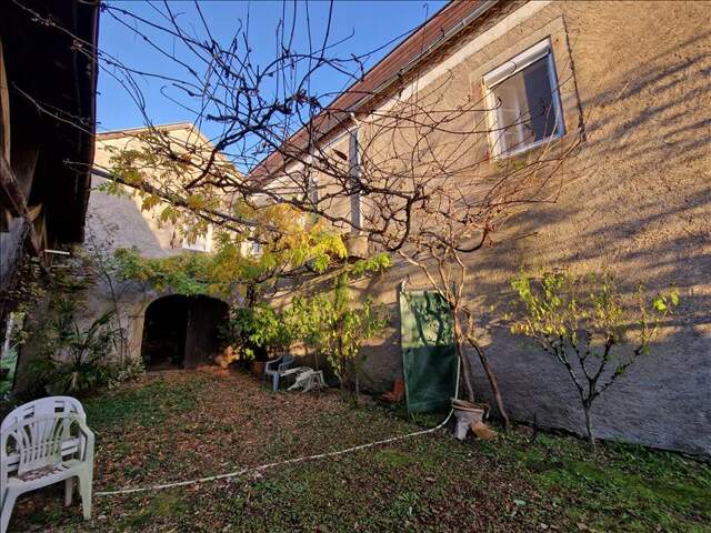 Maison en pierre de 5 pièces principales — photo du bien