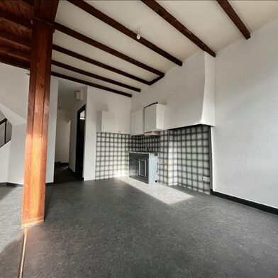 Immeuble  275600 €