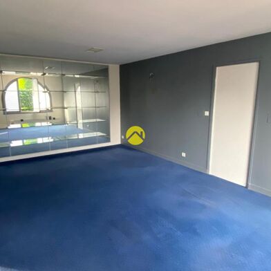 Maison 8 pièces 237 m²