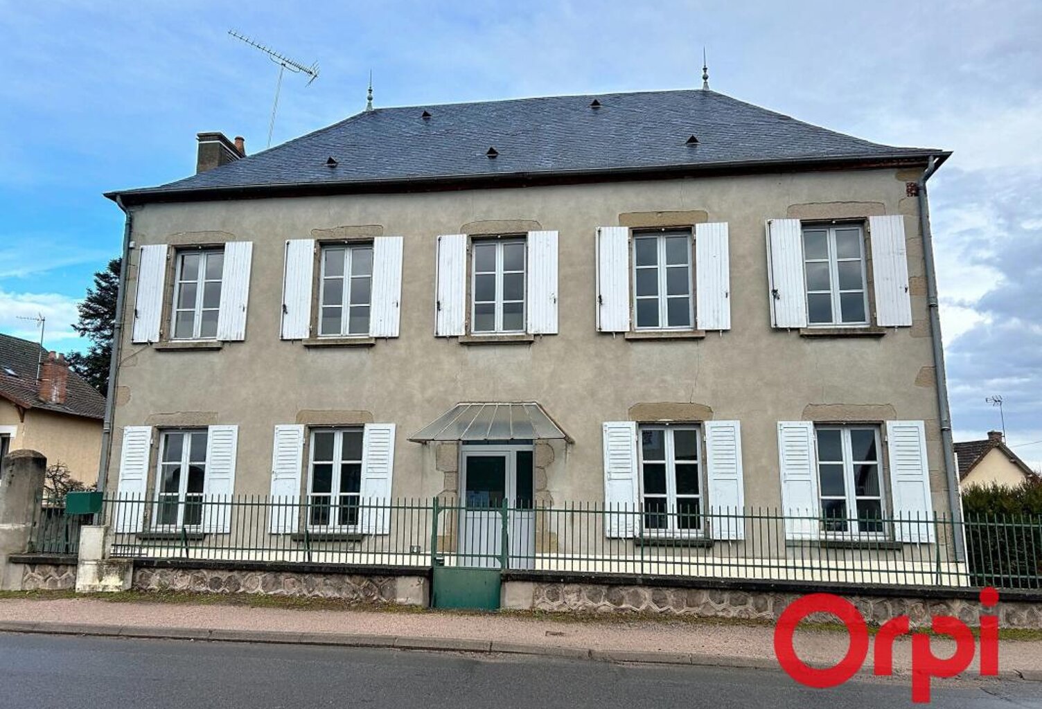 Maison À Vendre INVESTISSEMENT — photo 1