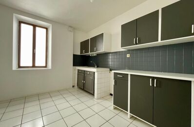 location appartement 560 € CC /mois à proximité de Bollène (84500)