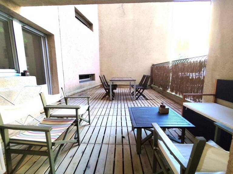 Avignon Intra-Muros Ouest - Appartement 78m² , 4 pièces, terrasse — photo 1