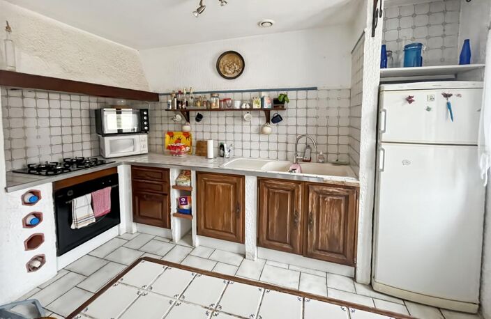 Maison de plain-pied avec garage et jardin — photo 2