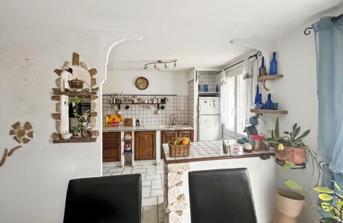 Maison de plain-pied avec garage et jardin — photo 3