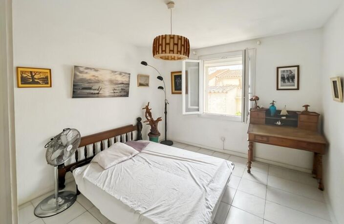 Maison de plain-pied avec garage et jardin — photo 4