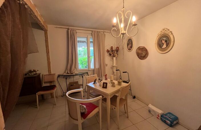 Maison de plain-pied avec garage et jardin — photo 5