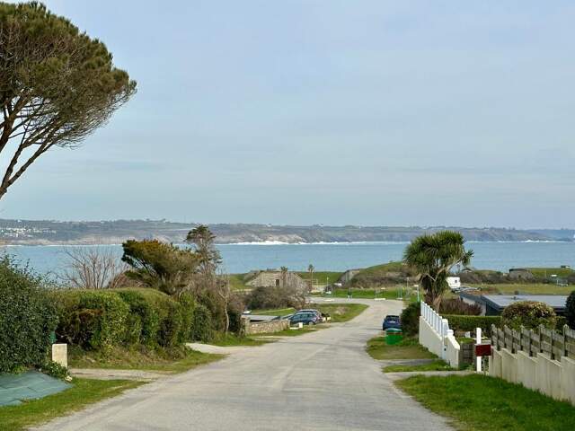 PLOUGONVELIN ensemble de bâtiments à deux pas des plages — photo du bien