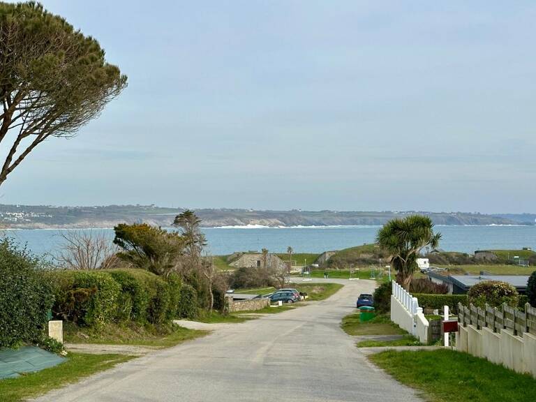 PLOUGONVELIN ensemble de bâtiments à deux pas des plages — photo 1