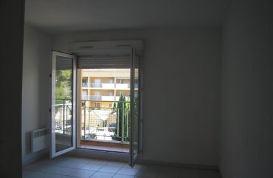 location appartement 565 € CC /mois à proximité de Meyreuil (13590)