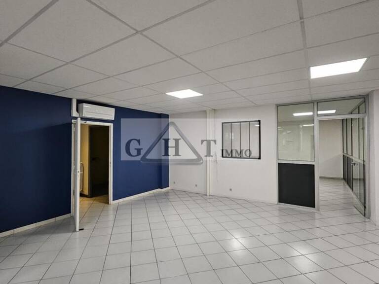 OPPORTUNITE ideal investisseur sur la RN7 de 11.26% rentabilite — photo 1