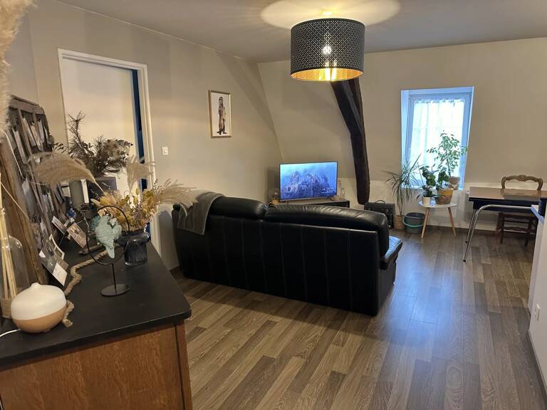Appartement T3 IZEURE — photo 1