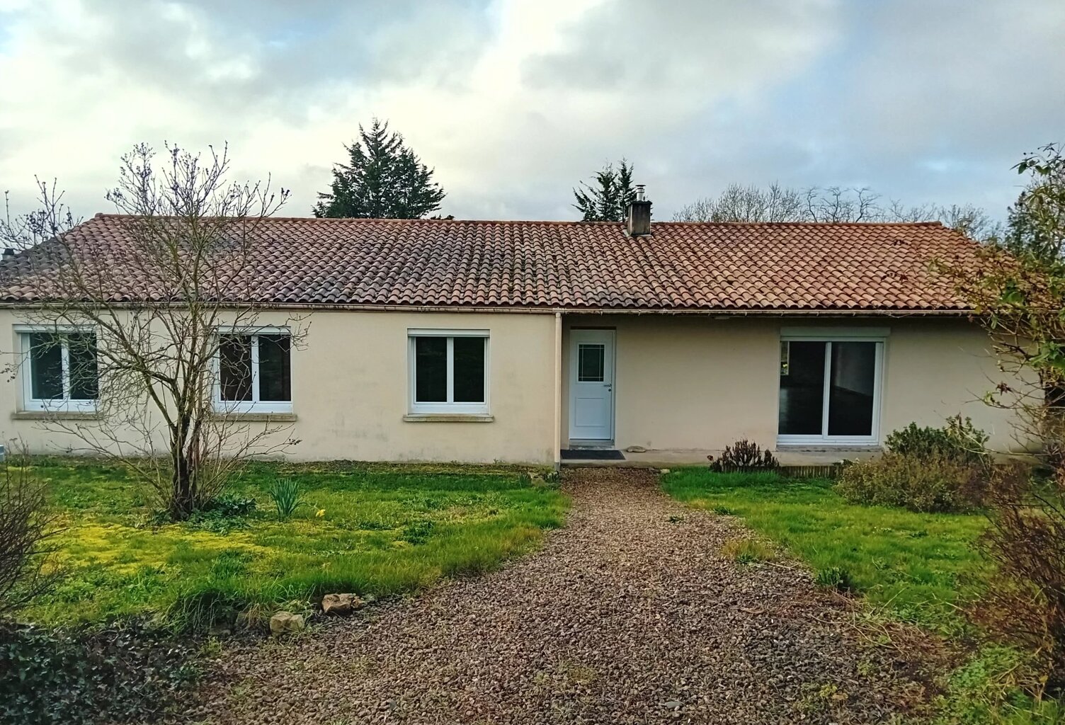 A louer maison 5 chambres 193 m² SANSAIS — photo 1
