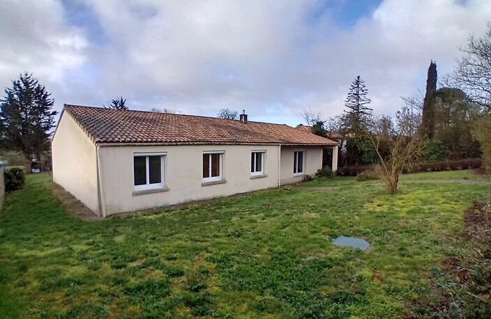 A louer maison 5 chambres 193 m² SANSAIS — photo 2