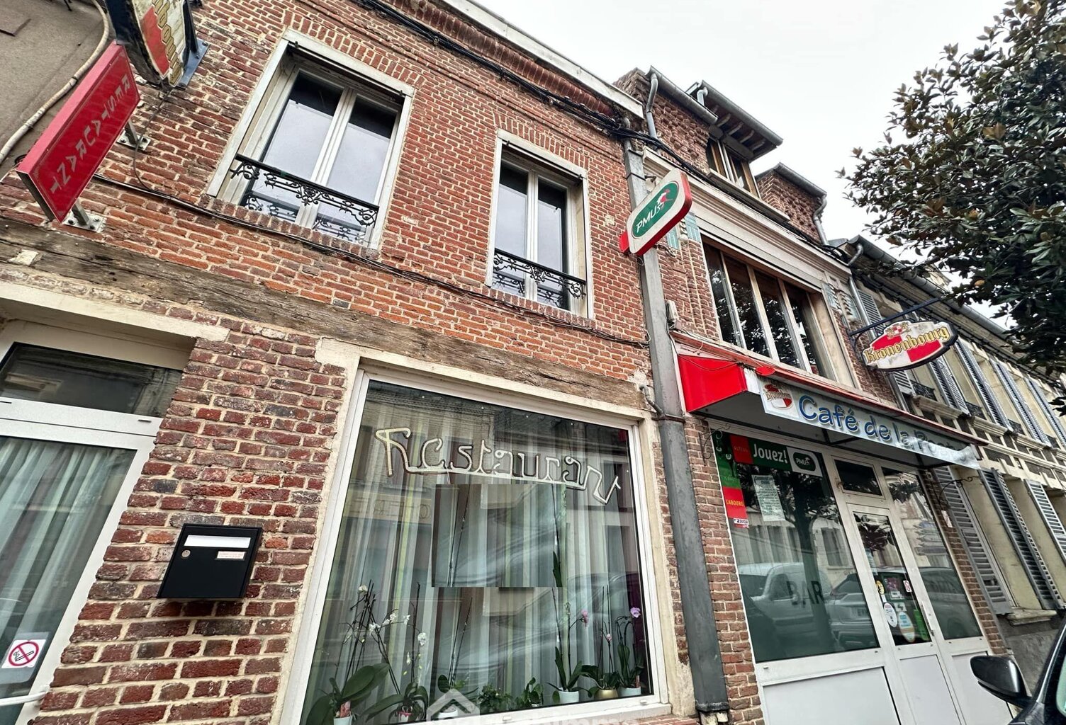 Maison - 305m² - Crécy-sur-Serre — photo 1