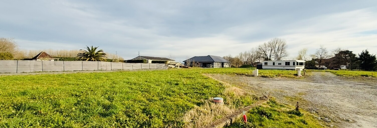 Terrain  921 m² à vendre à Mont (64300)