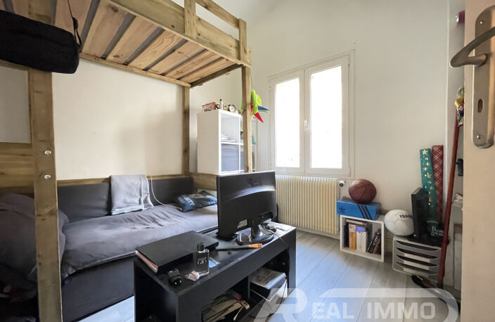 MAISON DE VILLE AVEC CAVE — photo 2