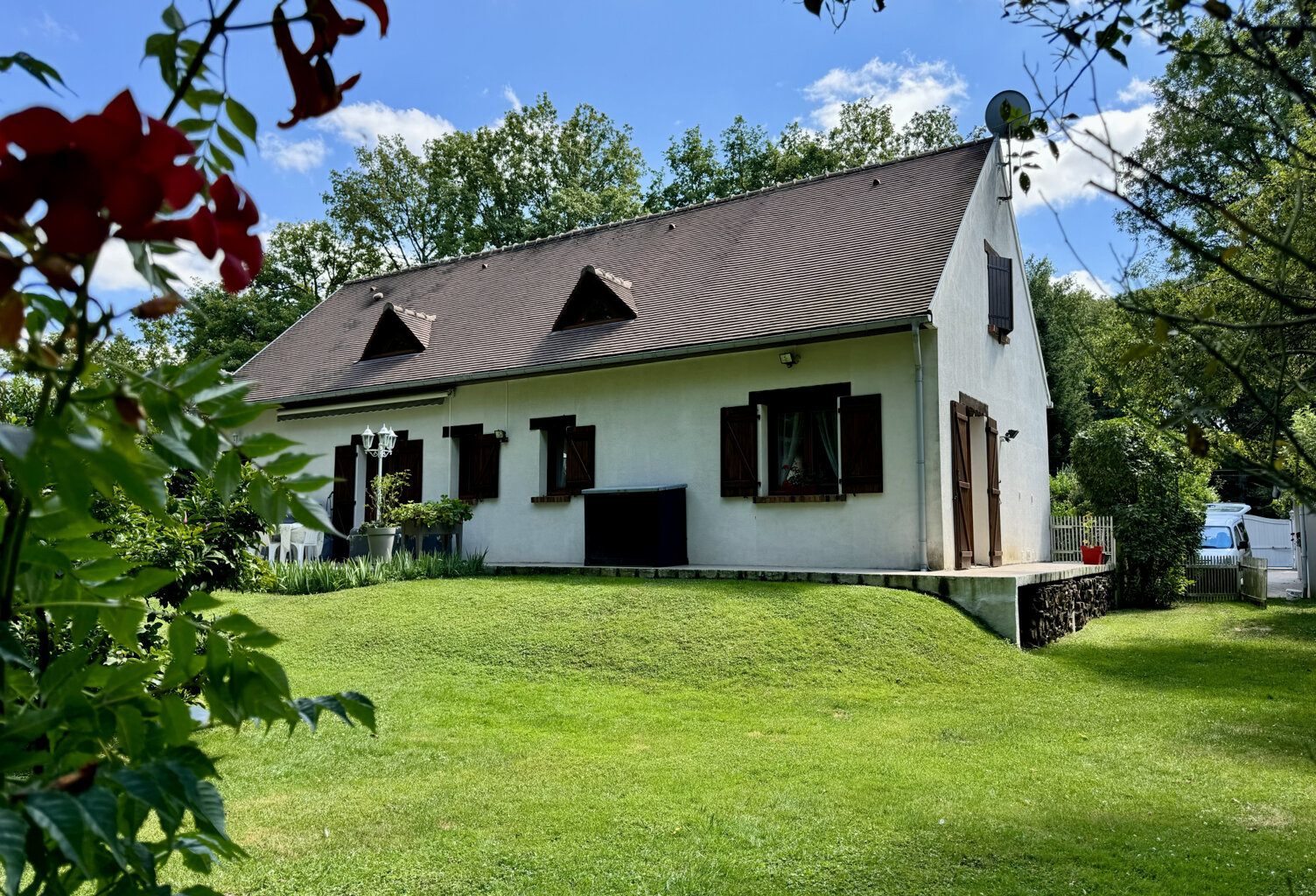MAISON DE CHARME, ATYPIQUE, 4 CHAMBRES, TERRAIN 2000 M2 CALM — photo 1