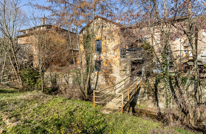 RARE ! Une maison de village de 4 chambres avec un jardin en — photo 2