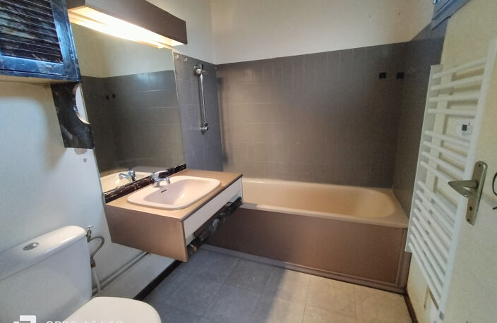 STUDIO CENTRE VILLE DE SENS 32M2 — photo 3