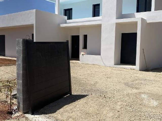 A voir Flayosc villa neuve F4 de 130m terrasse 44m sur 1500m — photo du bien