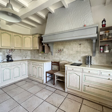 Local industriel  627000 €