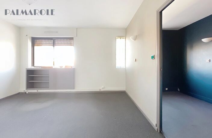 PERPIGNAN TOUR ARAGO local 3 places de parkings — photo 2