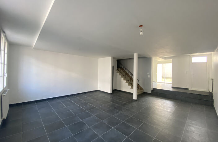 Maison de ville rénovée 140 m2 avec extérieur et garage 4720 — photo 3