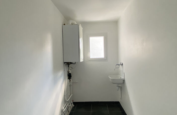 Maison de ville rénovée 140 m2 avec extérieur et garage 4720 — photo 5