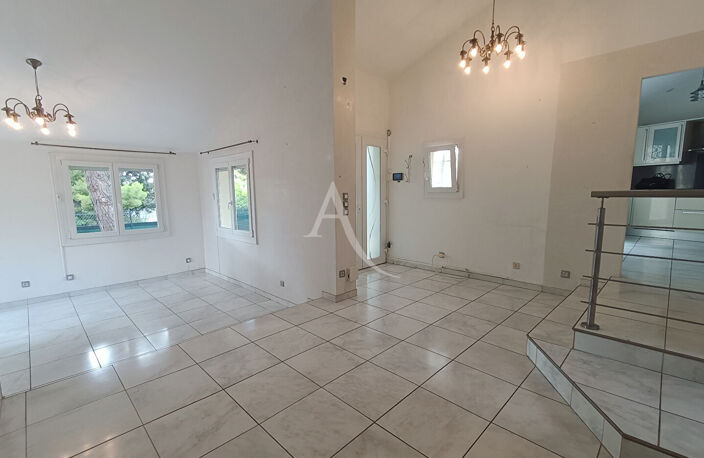 Sete (Corniche) - Maison de 98M² de type 4 avec garage et atelier — photo 2