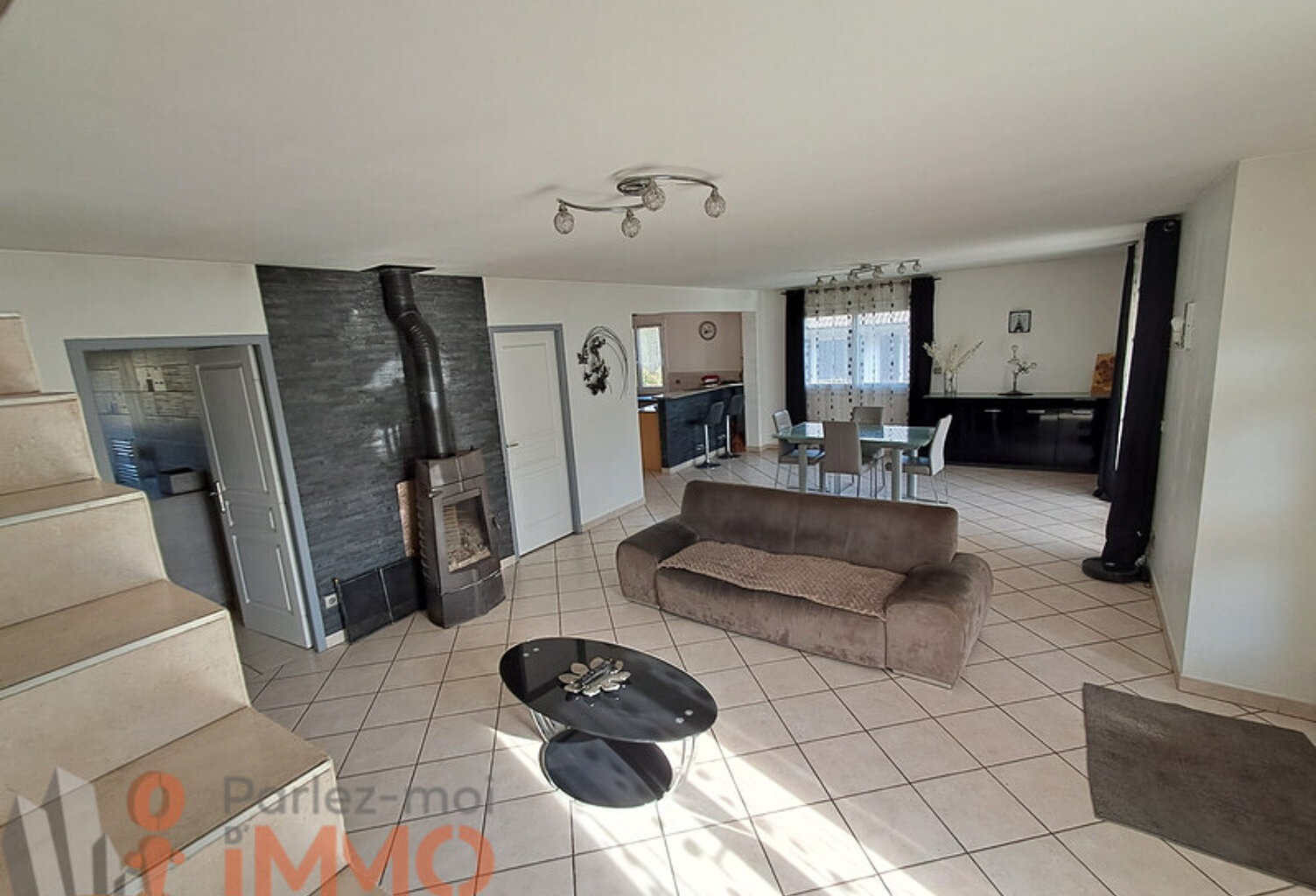 Villa — photo 1