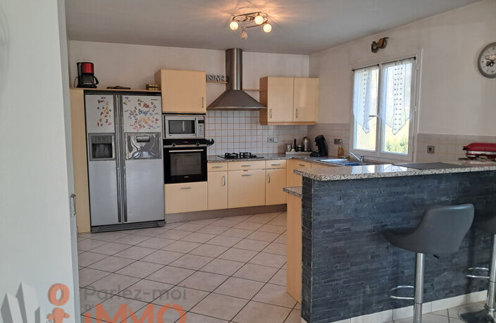 Villa — photo 2