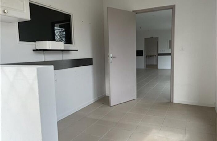 Vente immeuble   Abzac (33230) — photo 2