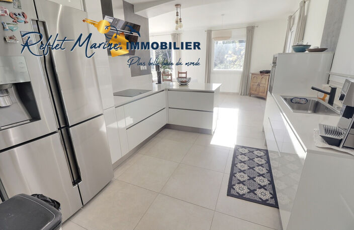 La Ciotat : Quartier Peymian, Grande villa moderne de 269 m2 — photo 3
